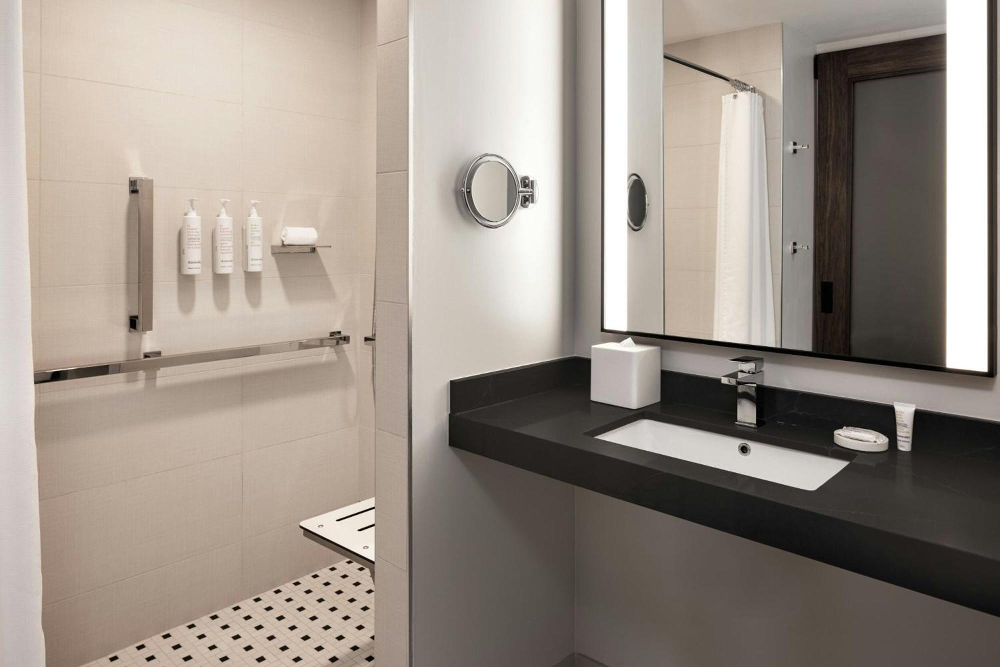 Oshkosh Marriott Waterfront Hotel & Convention Center Luaran gambar