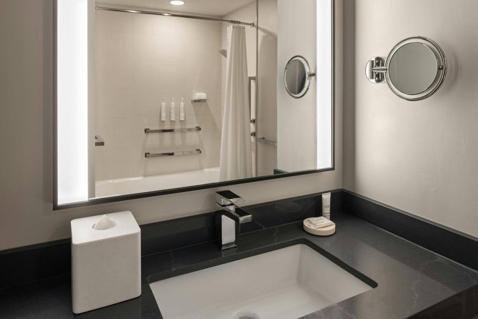 Oshkosh Marriott Waterfront Hotel & Convention Center Luaran gambar